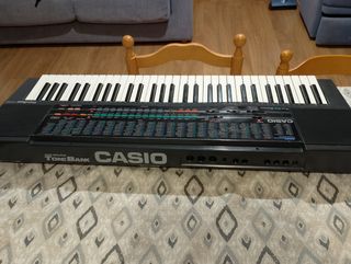 Teclado órgano Casio 