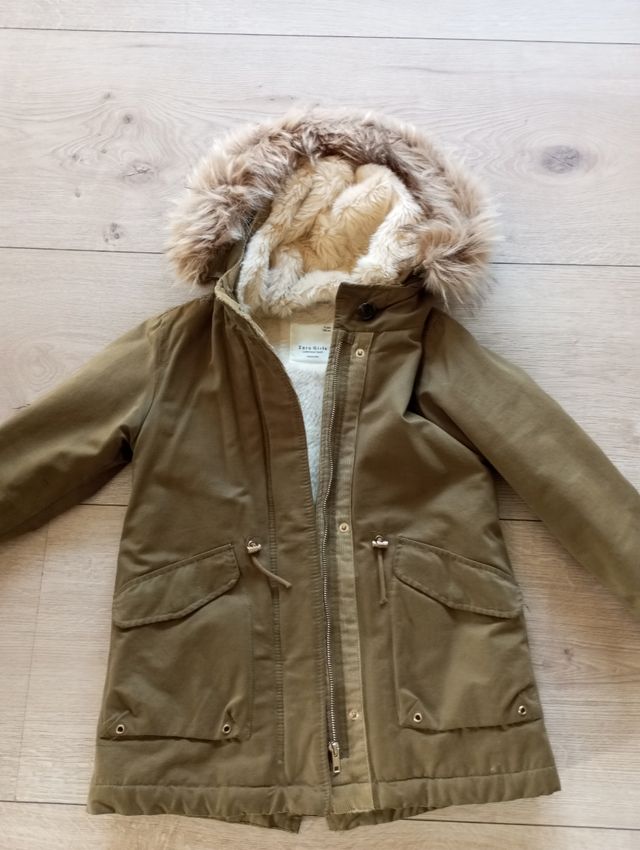Abrigo verde niña Zara con capucha