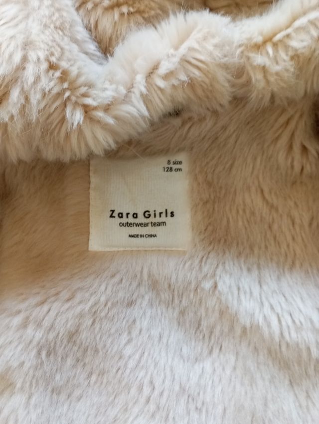 Abrigo verde niña Zara con capucha