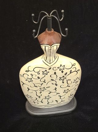 Maniquí porta joyas