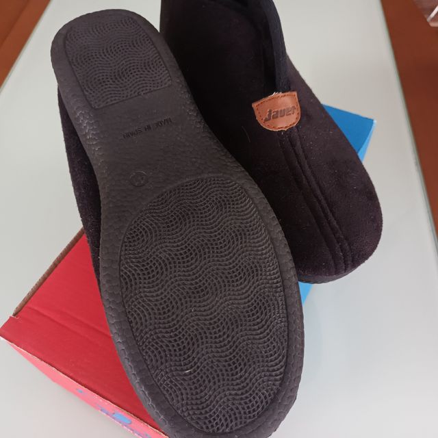 Unisex Pantuflas. Negras. JAVER. 41. Nuevas