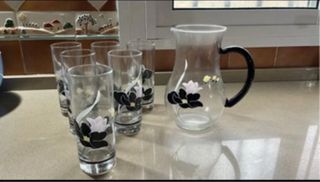 Juego de jarra con vasos