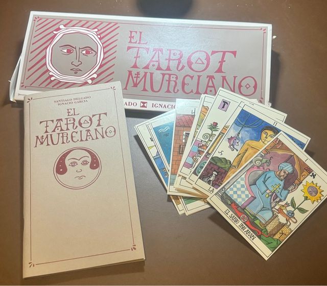 Libro y Cartas El Tarot Murciano