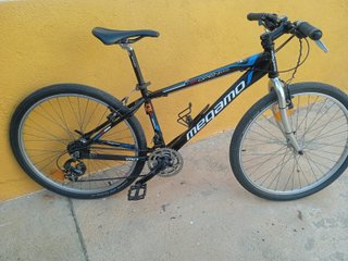 Se vende bicicleta megamo seminueva