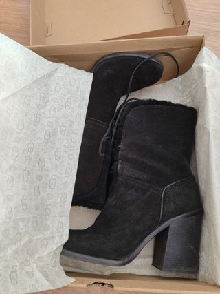 Botas UGG tacón