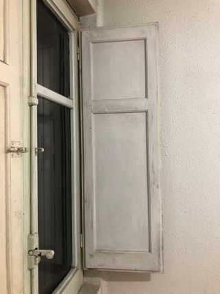 Contraventana de madera antigua para decoración