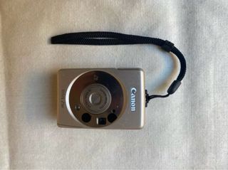 Camara canon ixus IX240