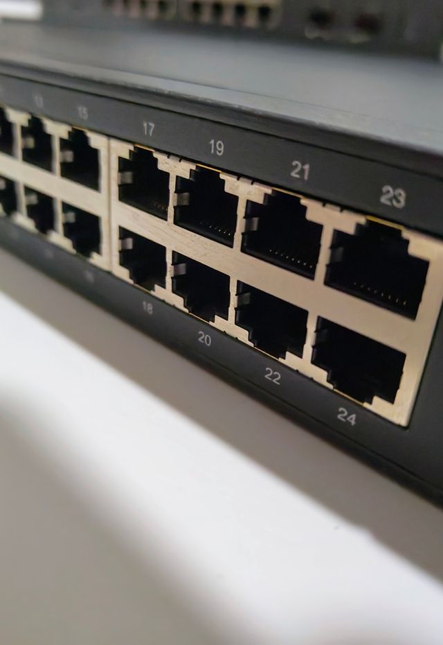 SWITCH INTERNET 24 PUERTOS - TP LINK