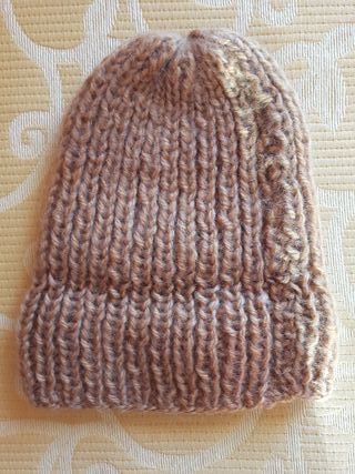 Gorro de lana gruesa color camel