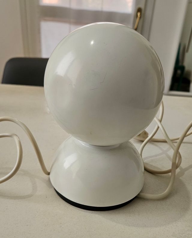 Lampada eclisse di Artemide Magistretti