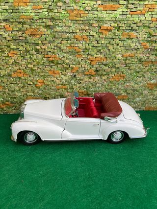 Mercedes Benz 300S - escala 1.18