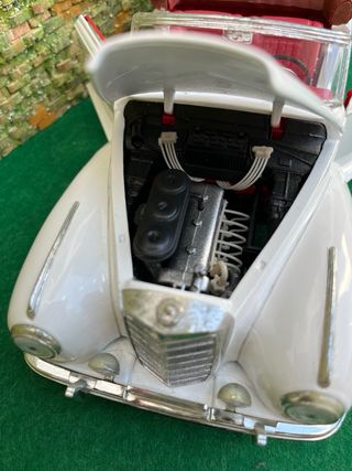 Mercedes Benz 300S - escala 1.18