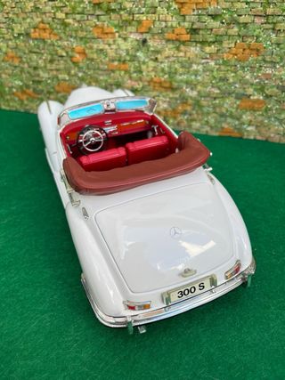 Mercedes Benz 300S - escala 1.18
