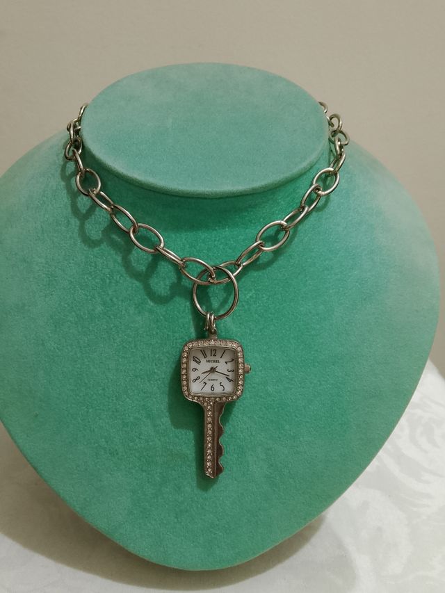 Collana argentata con orologio pendente nuova!!
