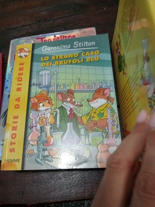 Geronimo Stilton: Lo Strano Caso Dei Brufoli Blu (Italian Edition)