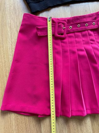 Falda mini tablas plisada hebillas Zara T.M