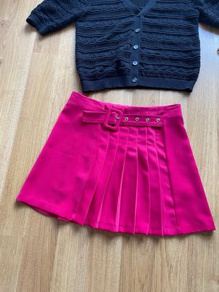 Falda mini tablas plisada hebillas Zara T.M