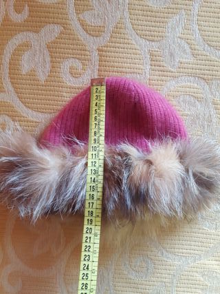 Gorro de lana con borde de pelo