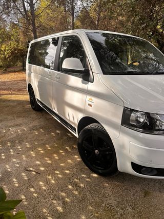 Volkswagen Caravelle 2010