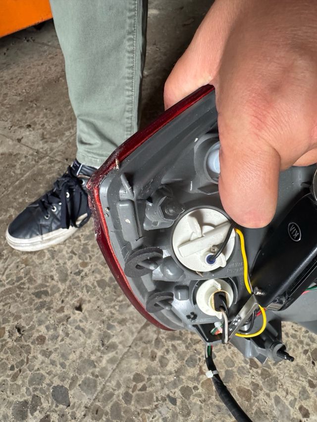 Piloto trasero derecho Kia Ceed