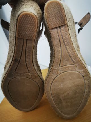 Zapatos cuña blancos