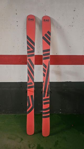 Esquis freeride Zag de 98 con fijación marker