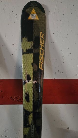 Esquis Fischer de 160cm de altura con fijaciones