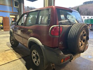 Nissan Terrano II 2001