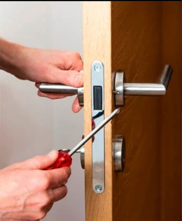 MONTAJE DE PUERTAS,MUEBLES,CARPINTERIA