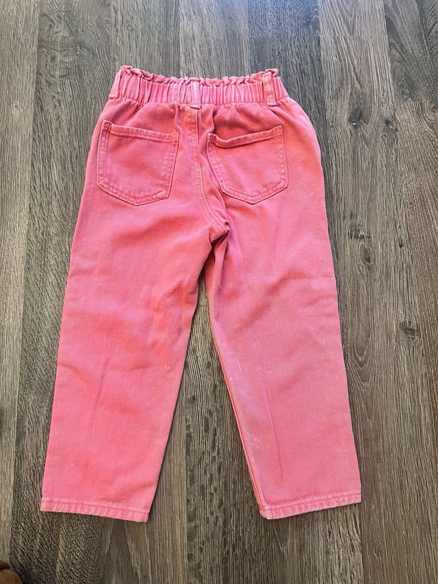 Vaqueros HyM relaxed rosas 3 años