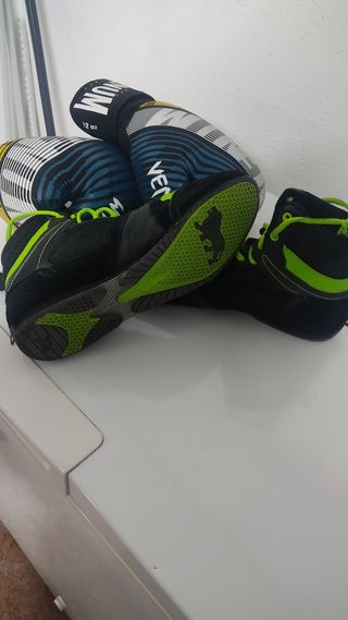 Se venden zapatillas de boxeo