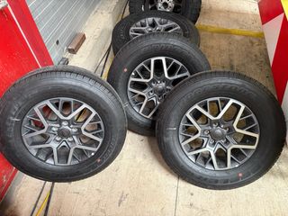 Llantas y neumaticos Jeep Wragler Sahara 2023
