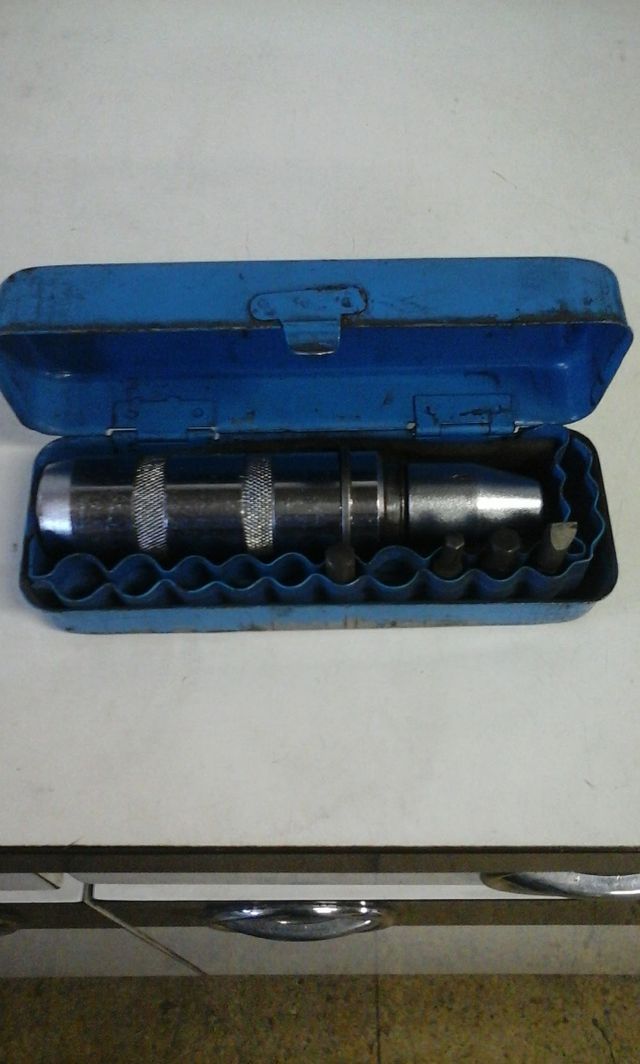 Extractor de tornillos