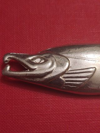 Abrebotellas metal pez salmón