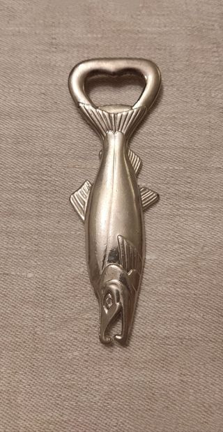 Abrebotellas metal pez salmón