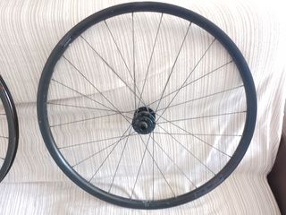 Llantas 700  para bicicleta gravel.