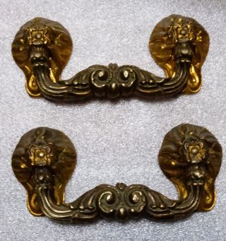 Manici antichi per baule o cassapanca.