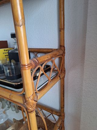 estanteria mimbre y cristal