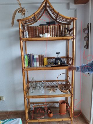 estanteria mimbre y cristal