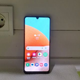 SAMSUNG. GALAXY. A325F