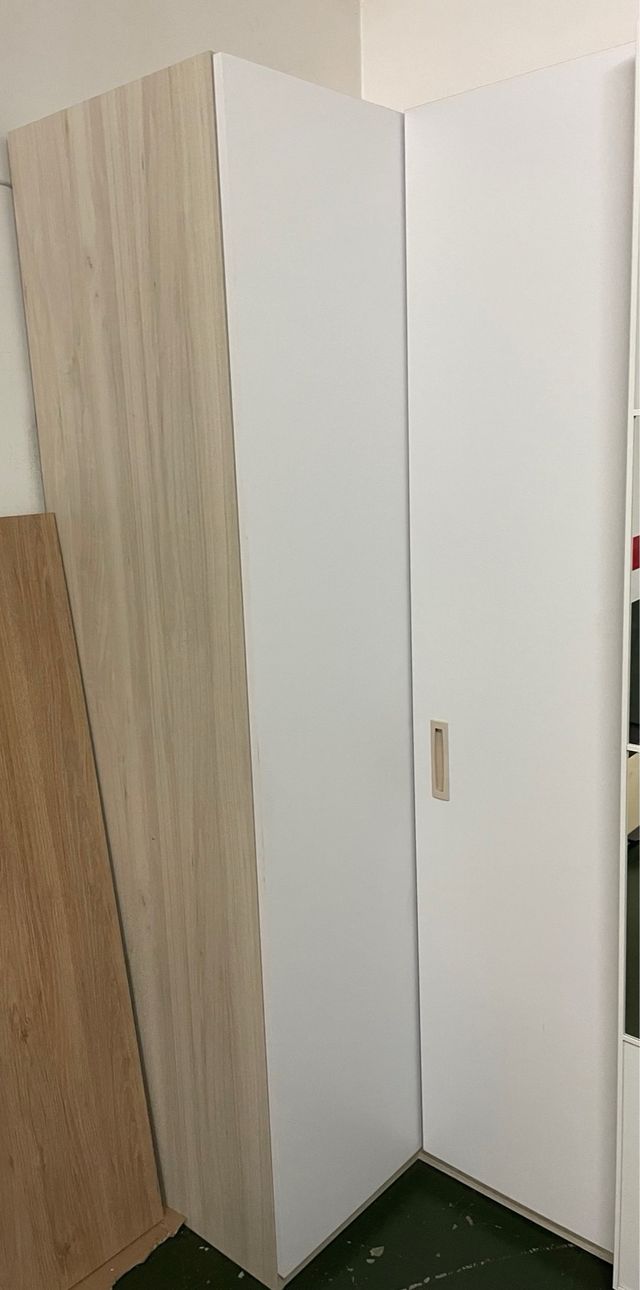 Armario esquinero en perfecto estado