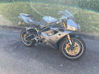TRIUMPH DAYTONA 675