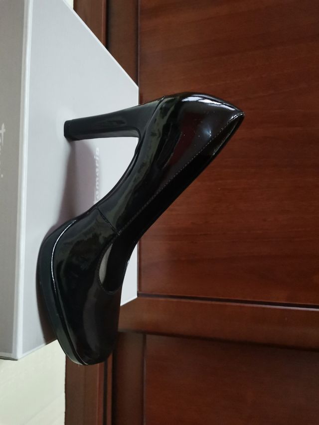 Zapatos negros de tacón y plataforma