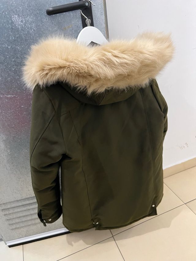 Cazadora acolchada repelente al agua