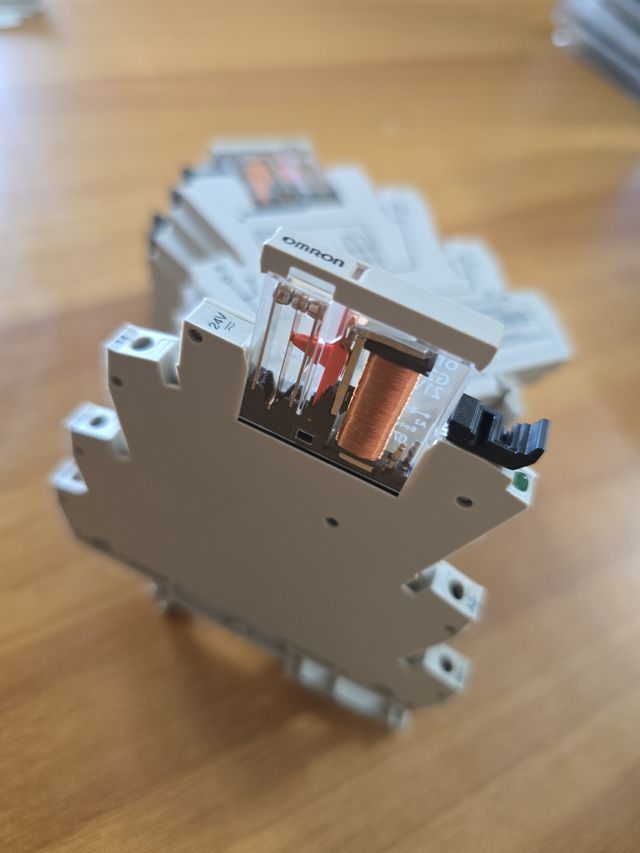 Relè Omron G2RV - SL 700