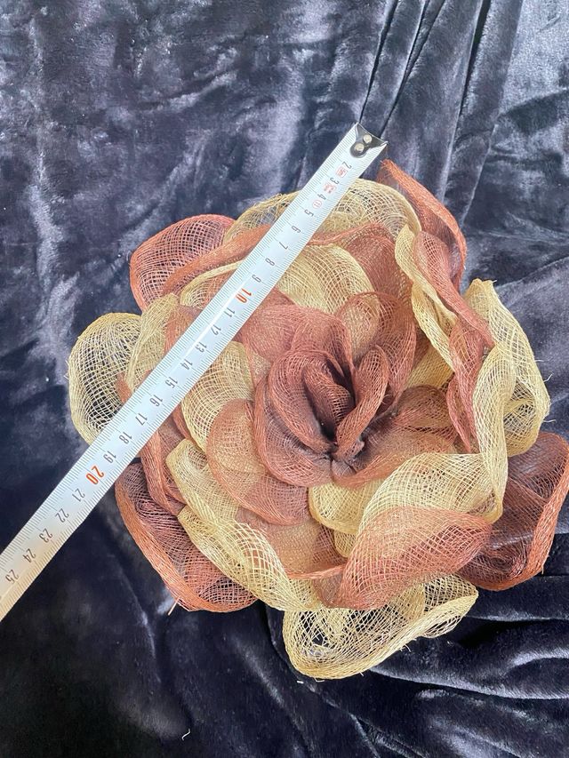 Gran flor decoraciòn o soporte alfileres novia