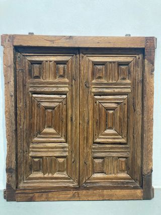 Antigua ventana de madera rustica