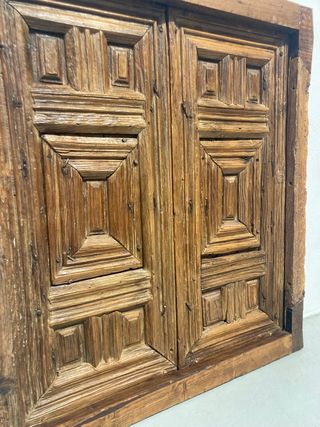 Antigua ventana de madera rustica