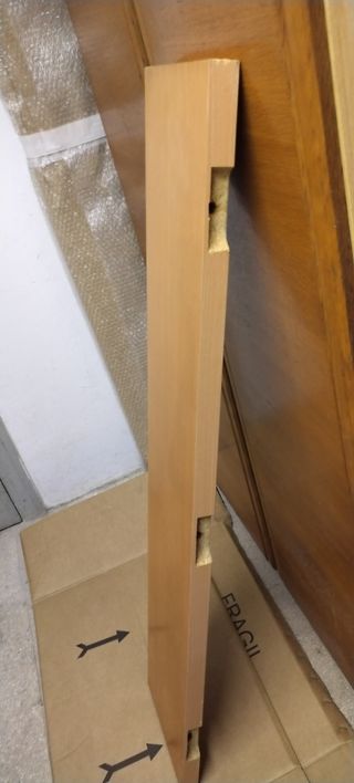 Escritorio 162×50×78cmt Estanteria de 110×30×5cm.
