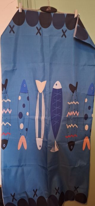 Tovaglia blu con pesciolini